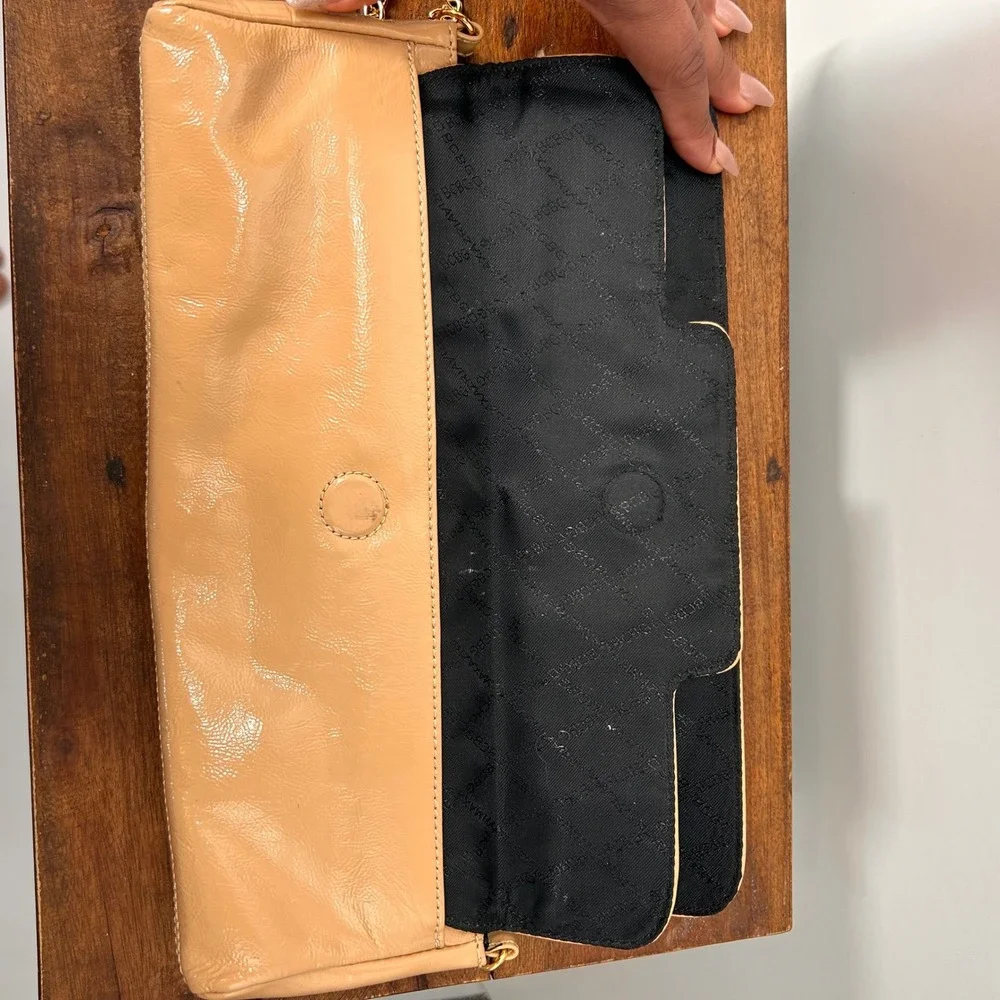 BCBGMAXAZRIA Tan Patent Leather Envelope Clutch Gold Chain Detail Bag